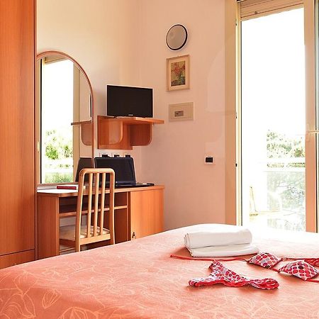 Hotel Bamar Pinarella Zewnętrze zdjęcie