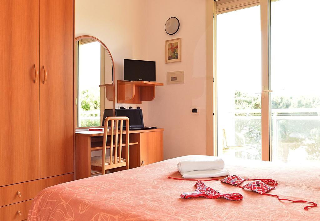 Hotel Bamar Pinarella Zewnętrze zdjęcie