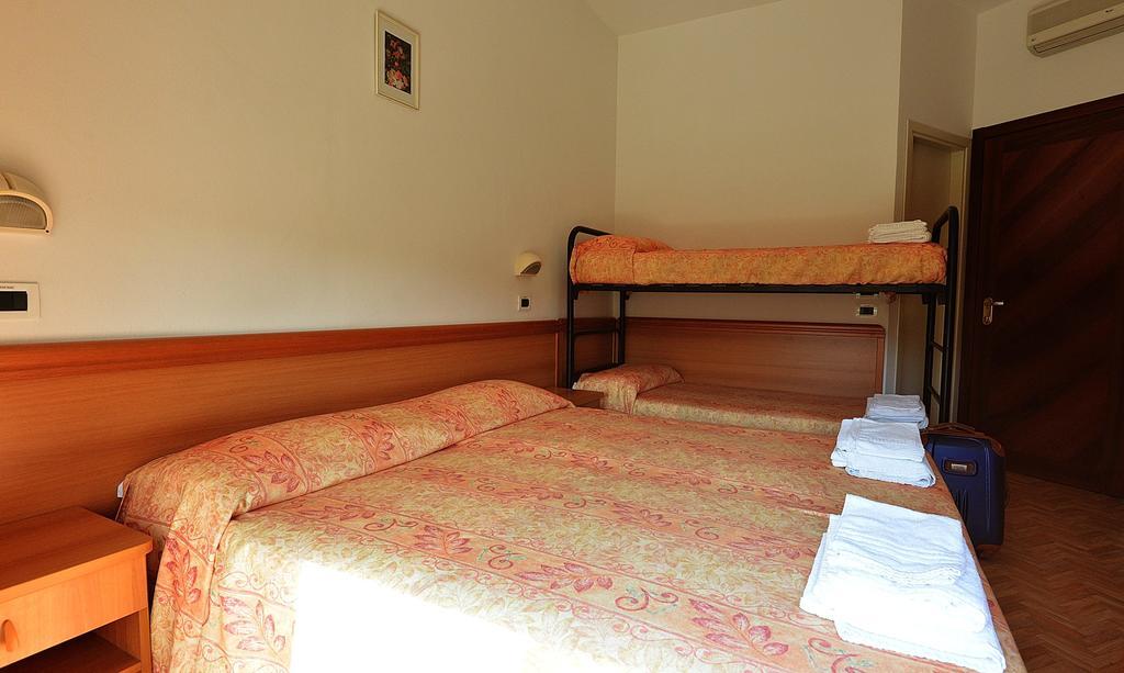 Hotel Bamar Pinarella Zewnętrze zdjęcie