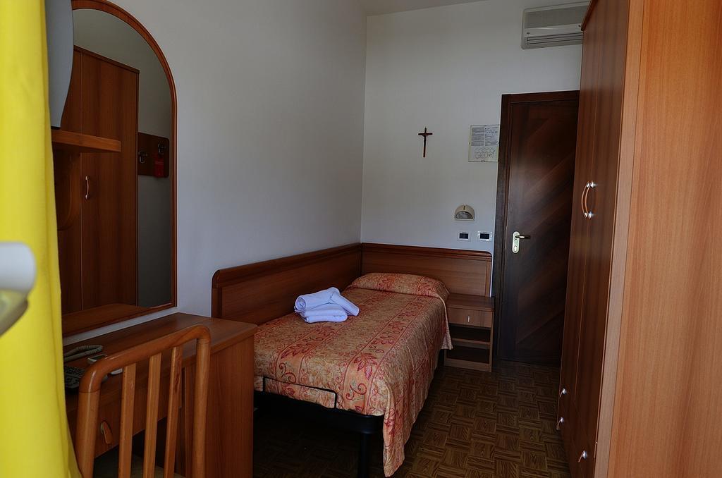 Hotel Bamar Pinarella Zewnętrze zdjęcie