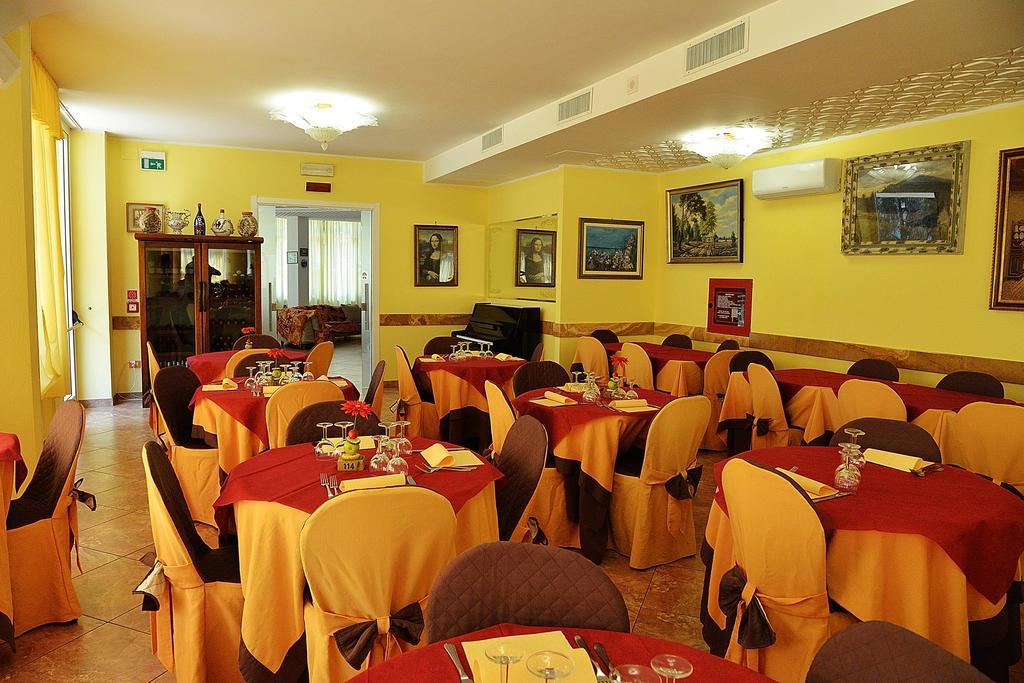 Hotel Bamar Pinarella Zewnętrze zdjęcie