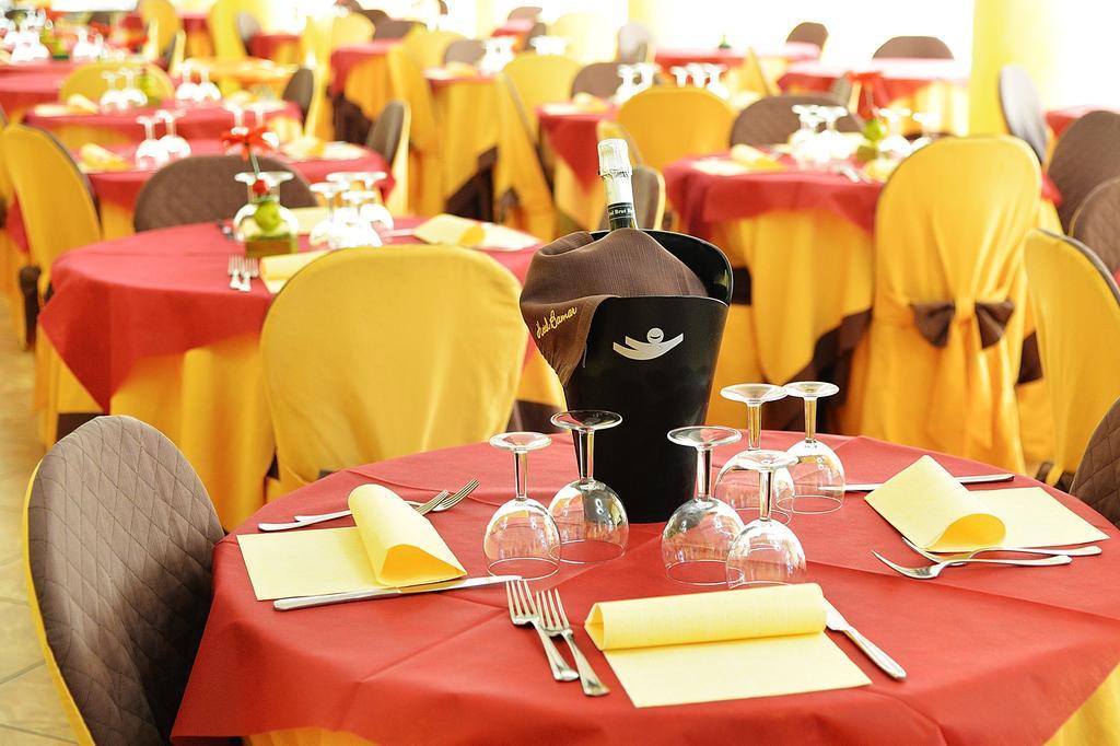 Hotel Bamar Pinarella Zewnętrze zdjęcie