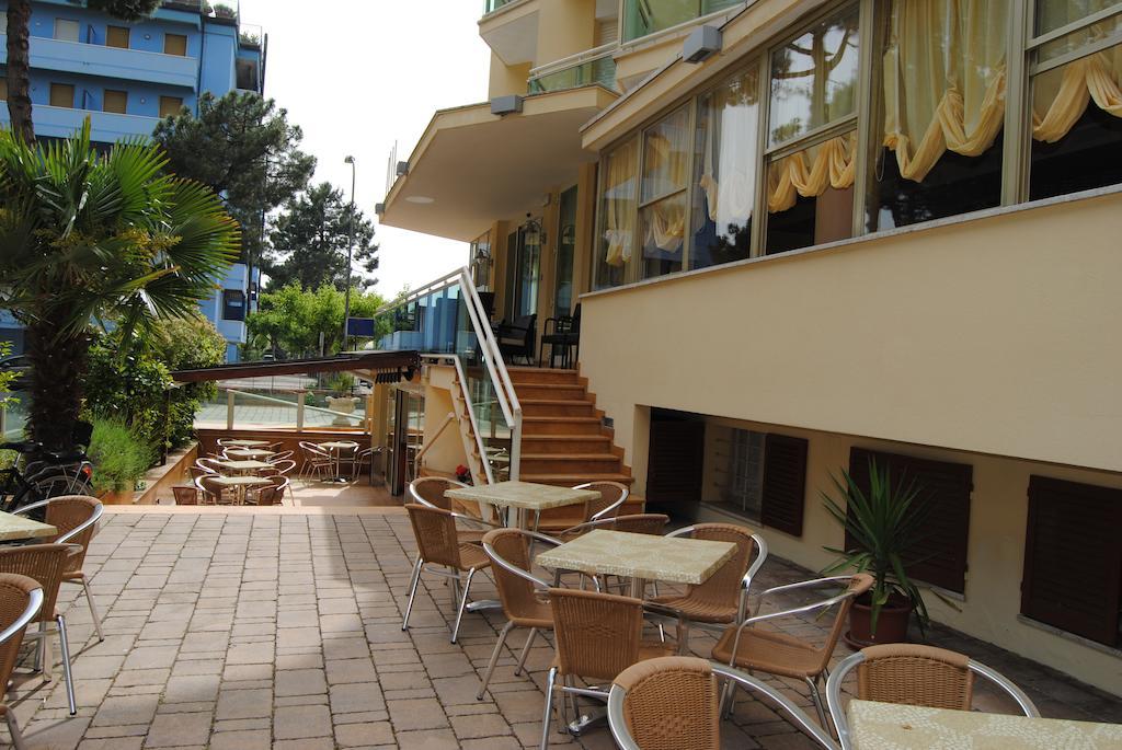 Hotel Bamar Pinarella Zewnętrze zdjęcie